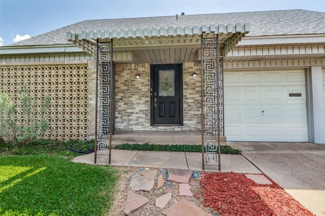 1210 Mcham Street, Irving, TX 75062