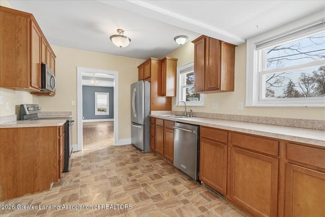 415 Winifred Avenue, Lansing, MI 48917