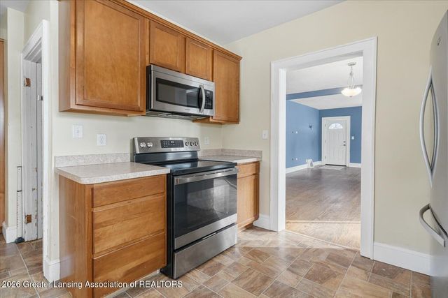 415 Winifred Avenue, Lansing, MI 48917