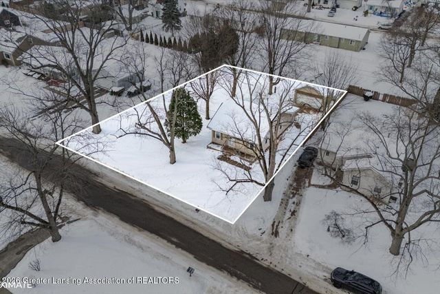 415 Winifred Avenue, Lansing, MI 48917