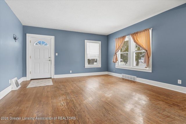 415 Winifred Avenue, Lansing, MI 48917