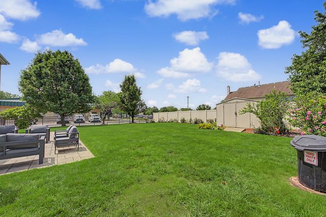 7716 Leclaire Avenue, Burbank, IL 60459