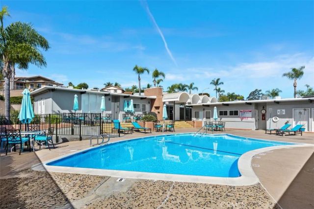 245 W Bobier Drive 33, Vista, CA 92083