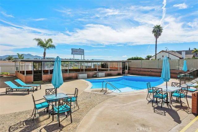 245 W Bobier Drive 33, Vista, CA 92083