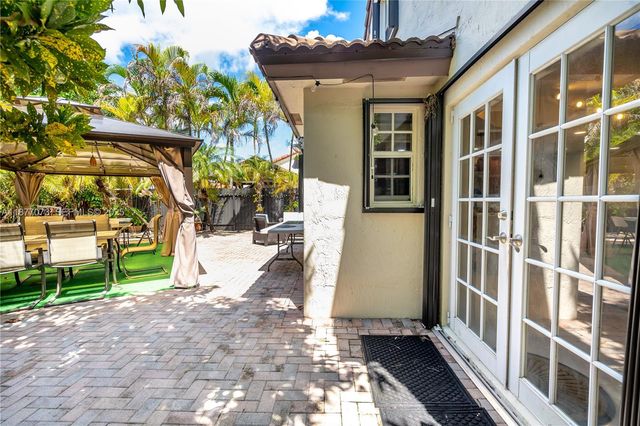 15905 SW 83rd Terrace, Miami, FL 33193