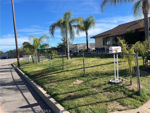 1233 W Lynwood, San Bernardino, CA 92405