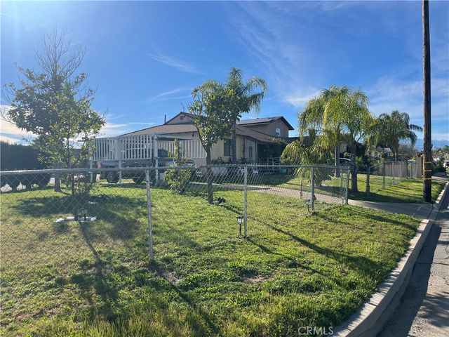 1233 W Lynwood, San Bernardino, CA 92405