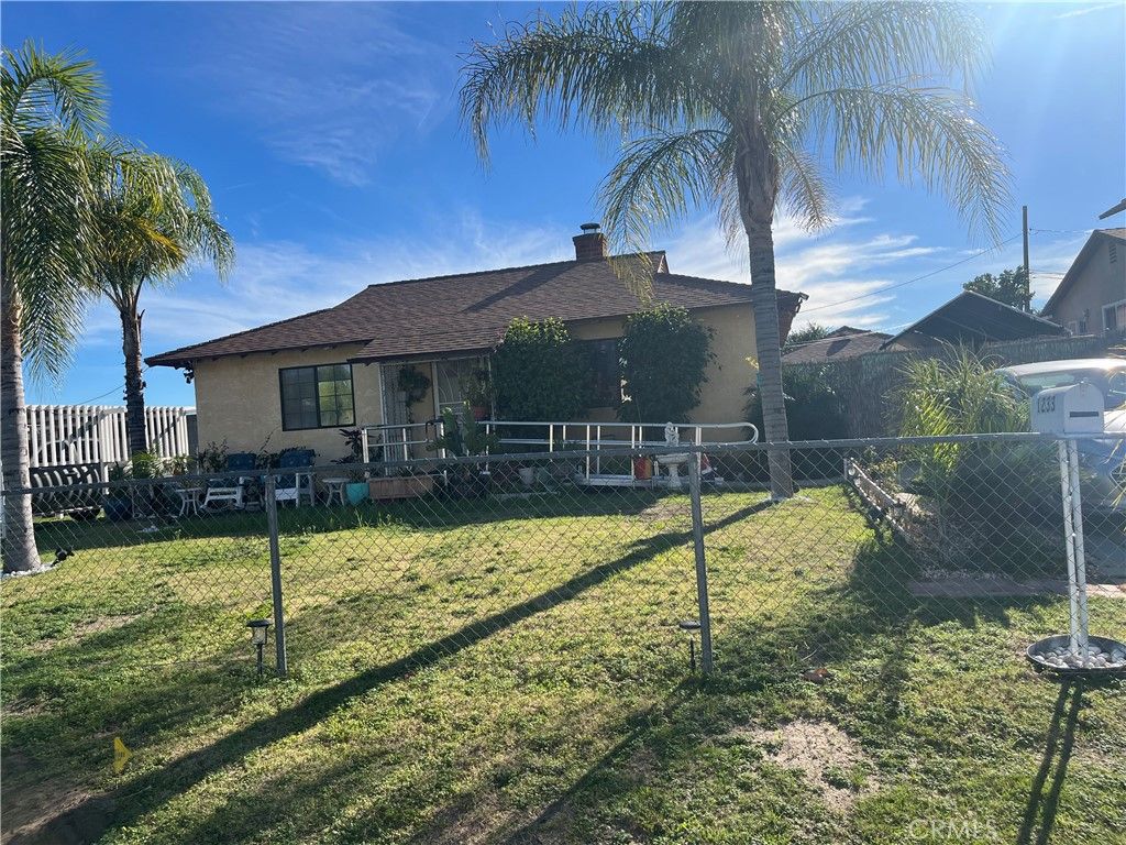 1233 W Lynwood, San Bernardino, CA 92405