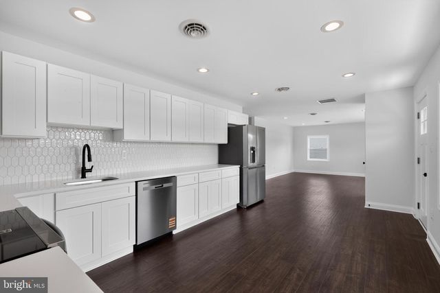 10 CARLIN LN, Newark, DE 19713