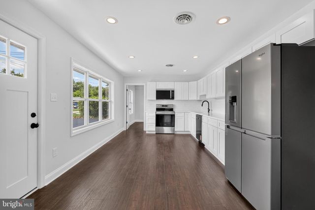 10 CARLIN LN, Newark, DE 19713