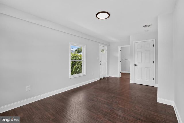 10 CARLIN LN, Newark, DE 19713