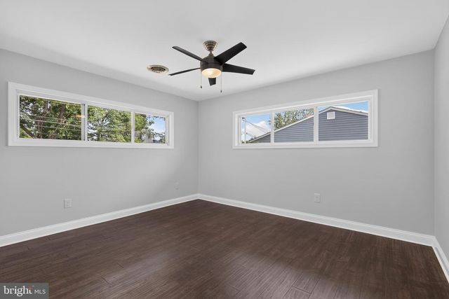 10 CARLIN LN, Newark, DE 19713