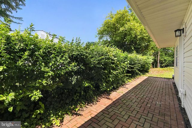 10 CARLIN LN, Newark, DE 19713