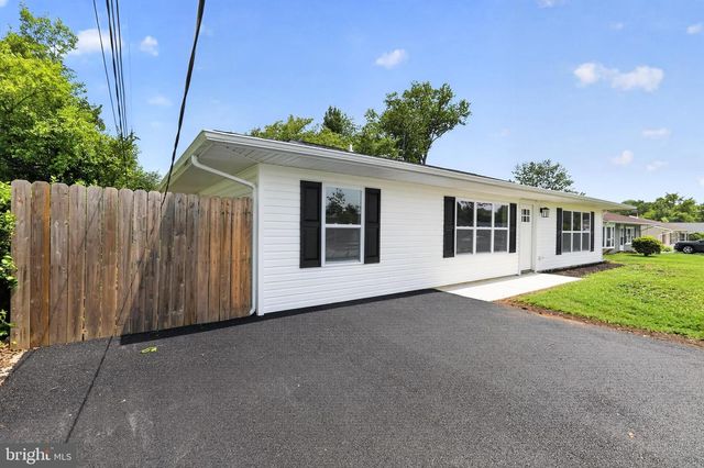 10 CARLIN LN, Newark, DE 19713