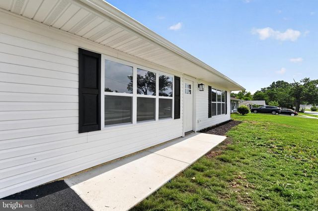 10 CARLIN LN, Newark, DE 19713