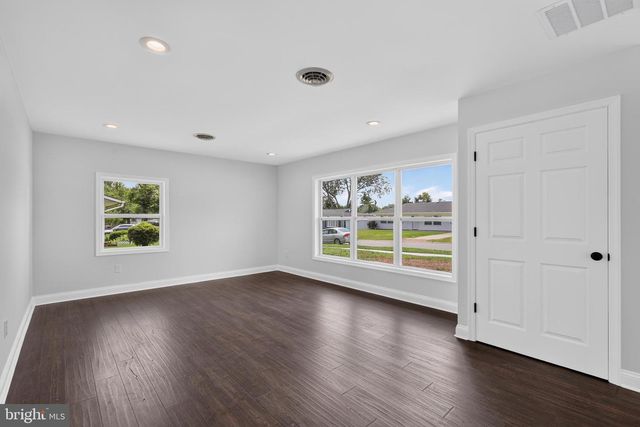 10 CARLIN LN, Newark, DE 19713