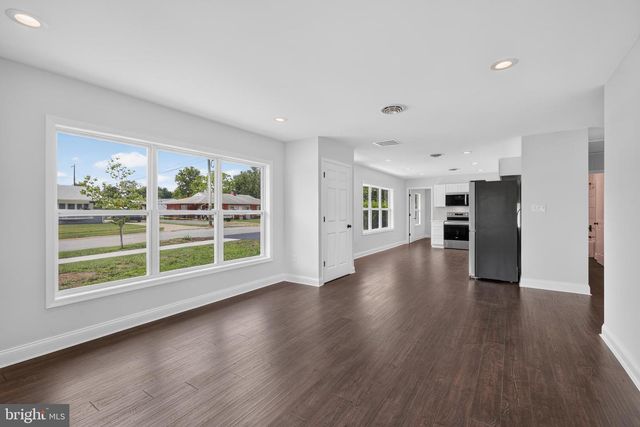 10 CARLIN LN, Newark, DE 19713