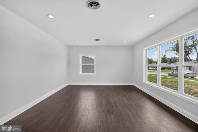 10 CARLIN LN, Newark, DE 19713