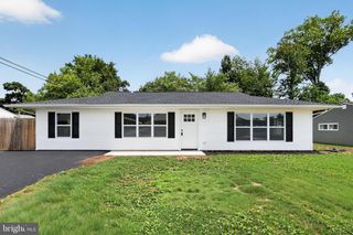 10 CARLIN LN, Newark, DE 19713