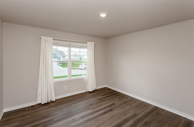 4944 Grandview Avenue, Des Moines, IA 50317