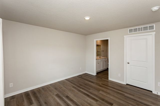 4944 Grandview Avenue, Des Moines, IA 50317