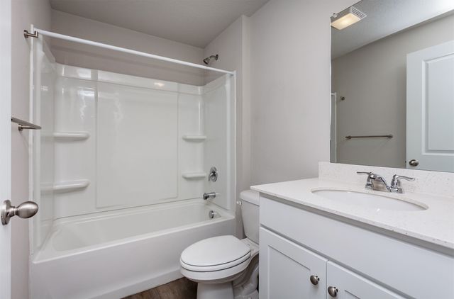 4944 Grandview Avenue, Des Moines, IA 50317