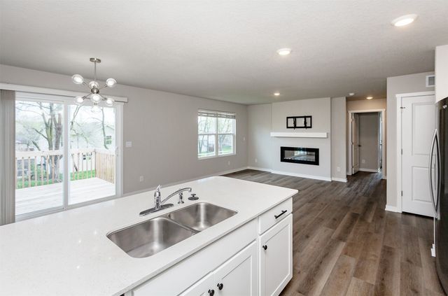 4944 Grandview Avenue, Des Moines, IA 50317