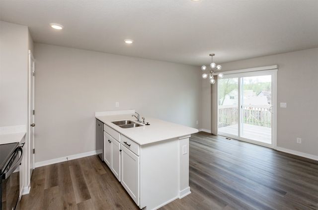 4944 Grandview Avenue, Des Moines, IA 50317