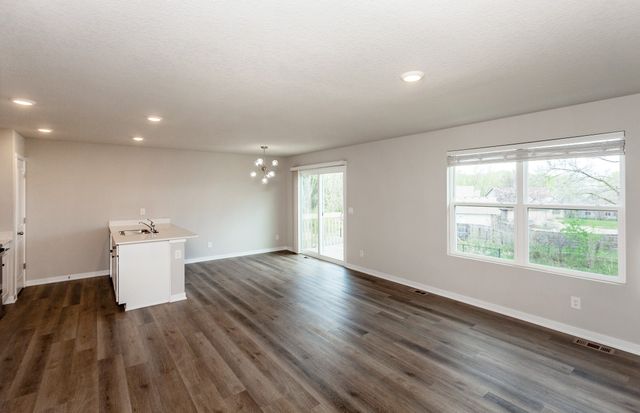 4944 Grandview Avenue, Des Moines, IA 50317