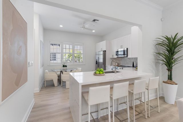 504 SE 7th Street 202, Fort Lauderdale, FL 33301