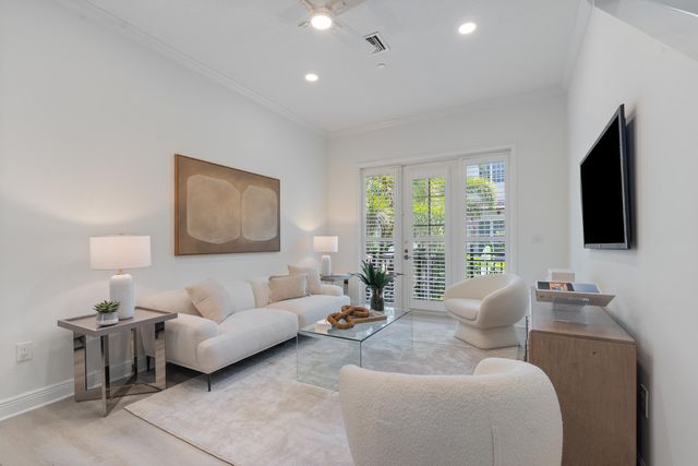 504 SE 7th Street 202, Fort Lauderdale, FL 33301