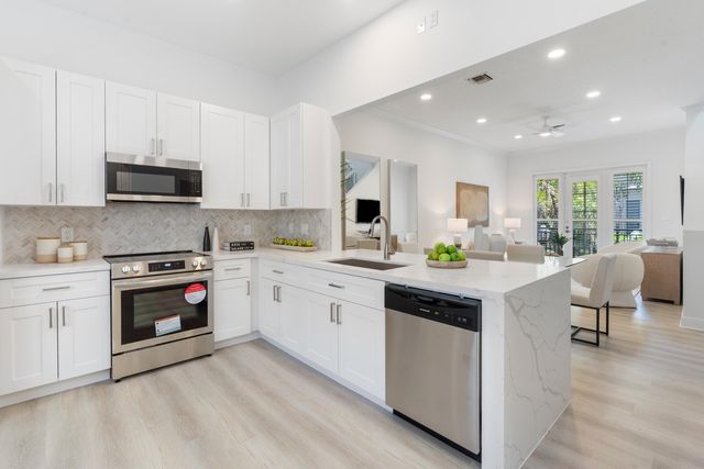 504 SE 7th Street 202, Fort Lauderdale, FL 33301