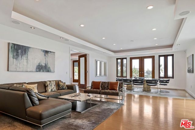 8827 Evanview Drive, Los Angeles, CA 90069