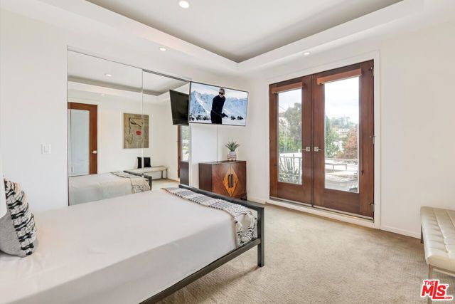 8827 Evanview Drive, Los Angeles, CA 90069