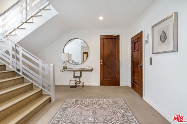 8827 Evanview Drive, Los Angeles, CA 90069