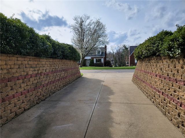 2005 Borland Rd, Scott Twp, PA 15243