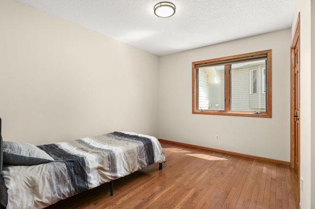 11525 Pondview Court, Champlin, MN 55316