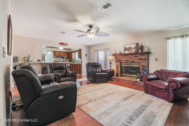 9388 W Oaklawn Road, Biloxi, MS 39532