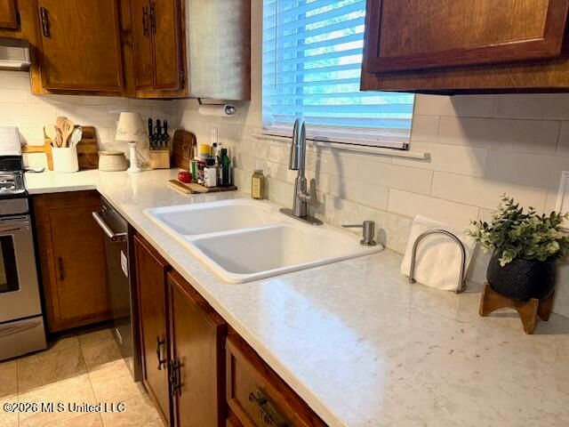 9388 W Oaklawn Road, Biloxi, MS 39532