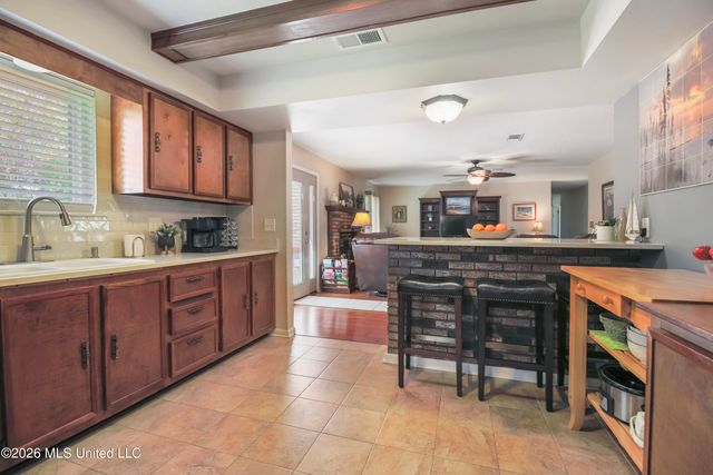 9388 W Oaklawn Road, Biloxi, MS 39532
