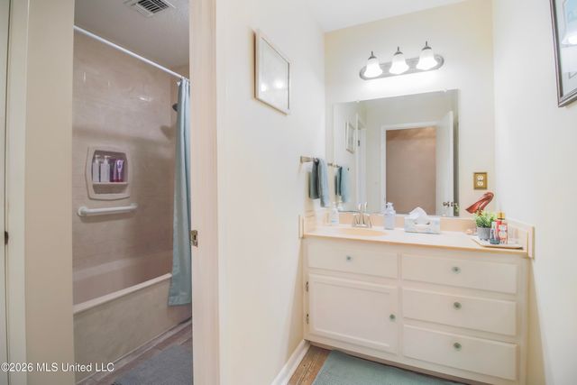9388 W Oaklawn Road, Biloxi, MS 39532