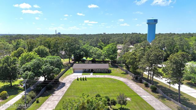 9388 W Oaklawn Road, Biloxi, MS 39532
