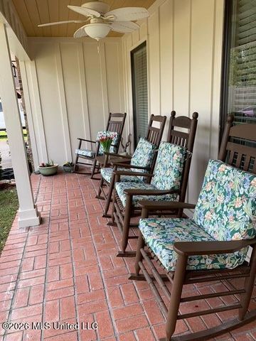 9388 W Oaklawn Road, Biloxi, MS 39532