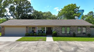 9388 W Oaklawn Road, Biloxi, MS 39532
