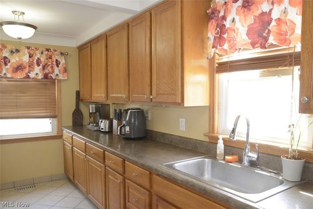 1081 Argonne Road, South Euclid, OH 44121