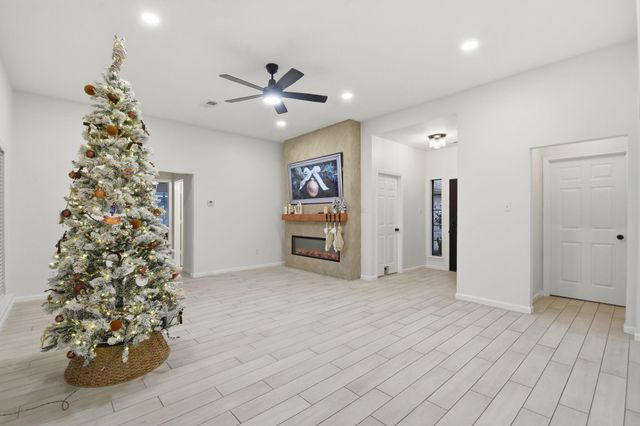 1910 Hunnington Drive, Conroe, TX 77303