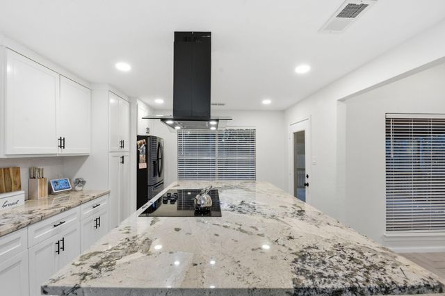 1910 Hunnington Drive, Conroe, TX 77303