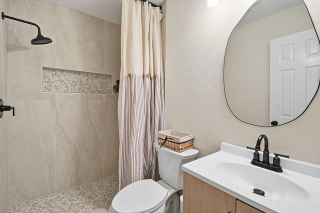 1910 Hunnington Drive, Conroe, TX 77303