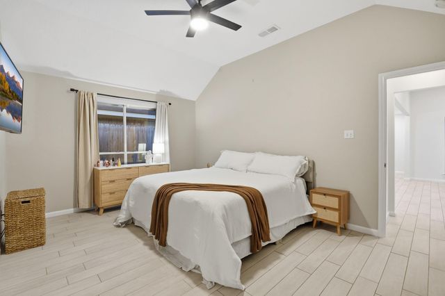 1910 Hunnington Drive, Conroe, TX 77303