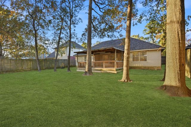 1910 Hunnington Drive, Conroe, TX 77303